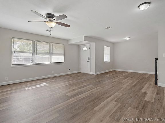 4th image of 604 SE Wilshire Ave