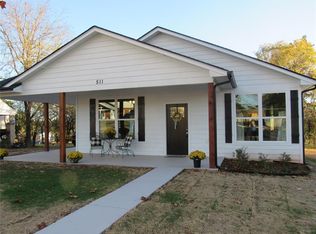 511 E 11th St, Chandler, OK 74834