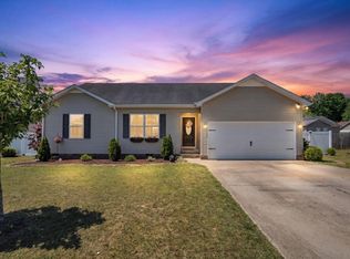 211 Williamsburg Cir, Tullahoma, TN 37388