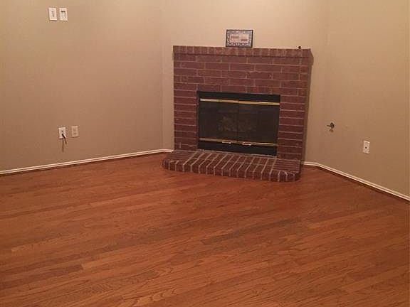 5th image of 1382 Daffodil Ln