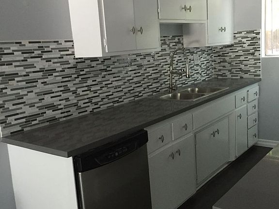 5th image of 350 Wisconsin Ave APT 1