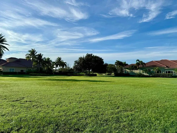 104 SE RIO SIENA, Port St Lucie, FL 34984
