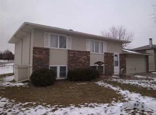 101 Applewood Dr, Norfolk, NE 68701