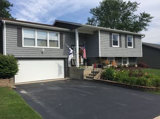 440 Old Mill Grove Rd, Lake Zurich, IL 60047