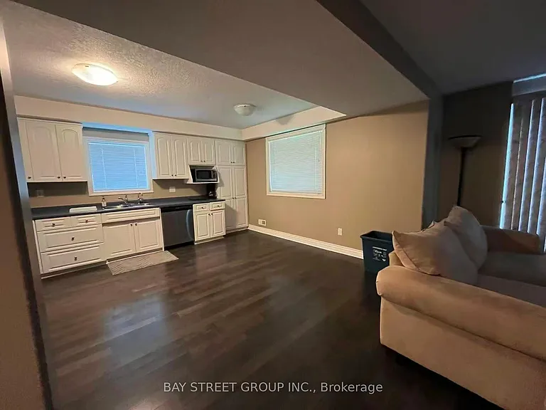 578 Springwater Dr W — Photo 8