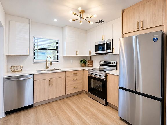 4th image of 1673 NE 31st Street