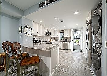 5th image of 14 Rodney Ave #B