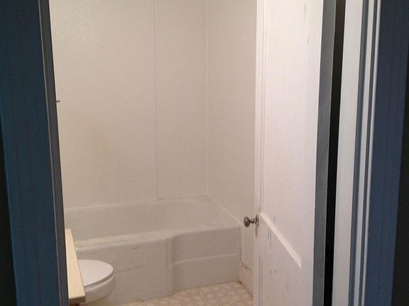 3rd image of 2914 Desoto St