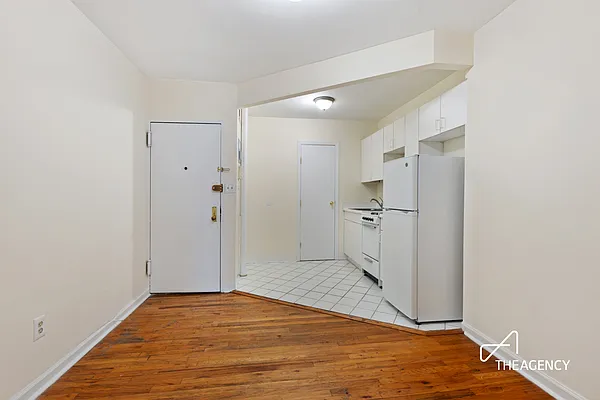 Rented by The Agency | media 7