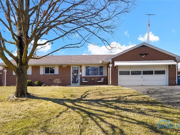 398 Overlook Dr, Waterville, OH 43566