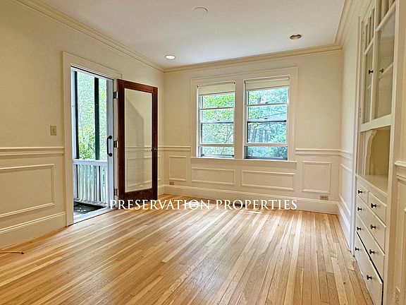 2nd image of 192 Melrose St Floor 1