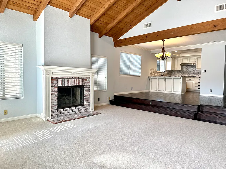 1502 Goodman Ave — Photo 8