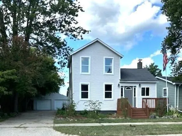 606 W Gibbs St, Saint Johns, MI 48879
