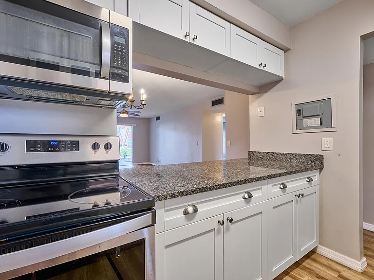 12021 W Greenway Dr — Photo 18