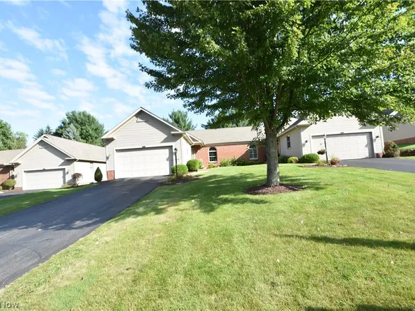 90 Montgomery Ln Unit 2, Canfield, OH 44406