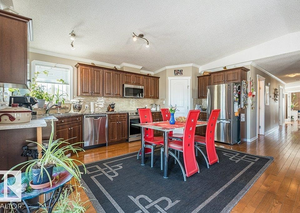 1st image of 15 Th Ave S #4