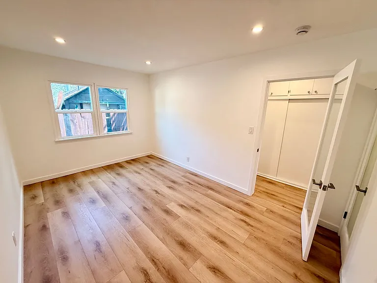 1143 N Formosa Ave — Photo 10