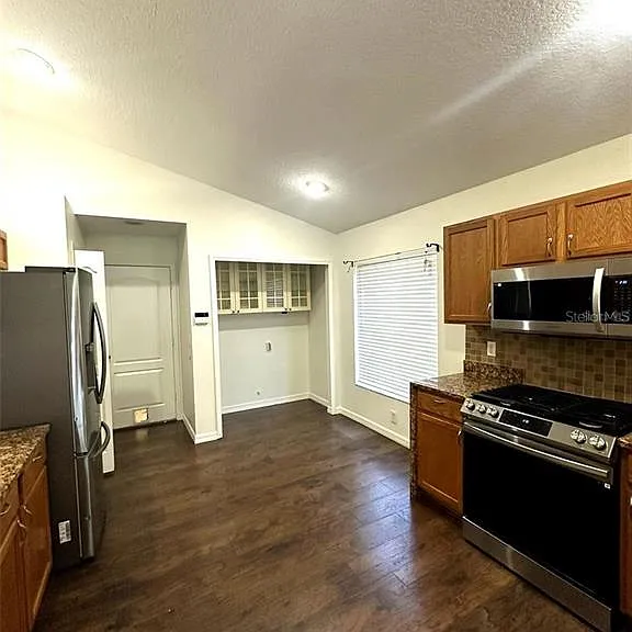 19310 Weedon Ct — Photo 11