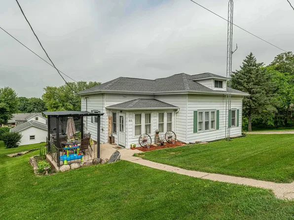 312 N Green St, Argyle, WI 53504