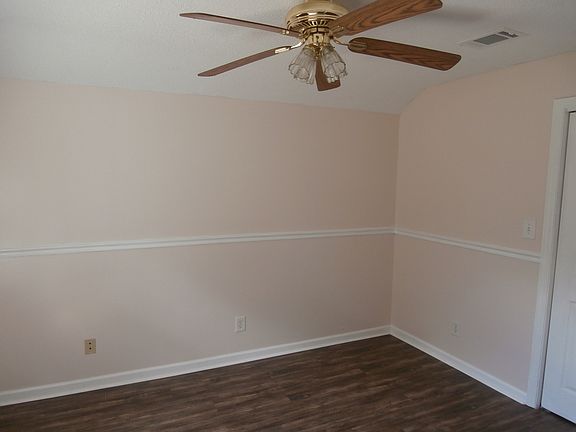 4th image of 1115 Hickory Ave