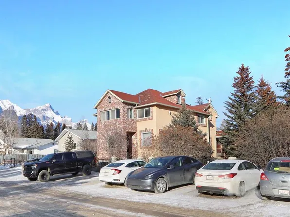910 S Main St, Canmore, AB T1W 2B8