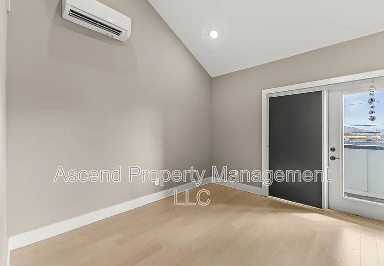 3155 Saint Elmo Ave #10 — Photo 13