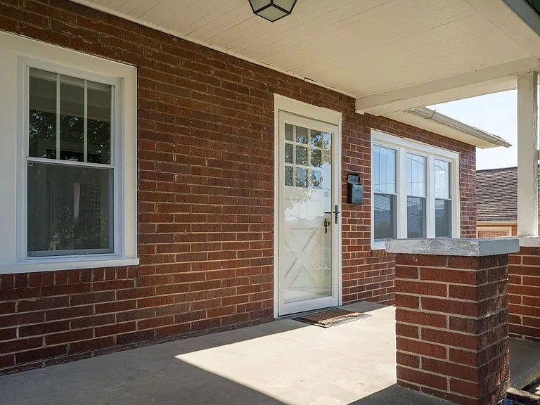 1117 Fairview Ave — Photo 5
