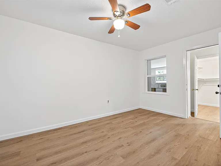 7950 Longridge Dr — Photo 27