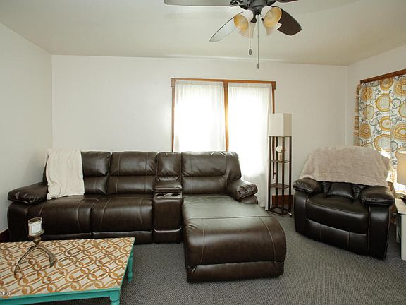 5th image of 31 Richards Pl