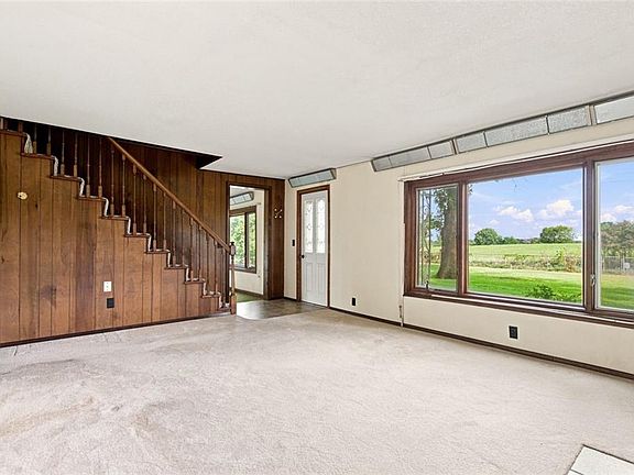 4th image of 23061 Hatchell Rd