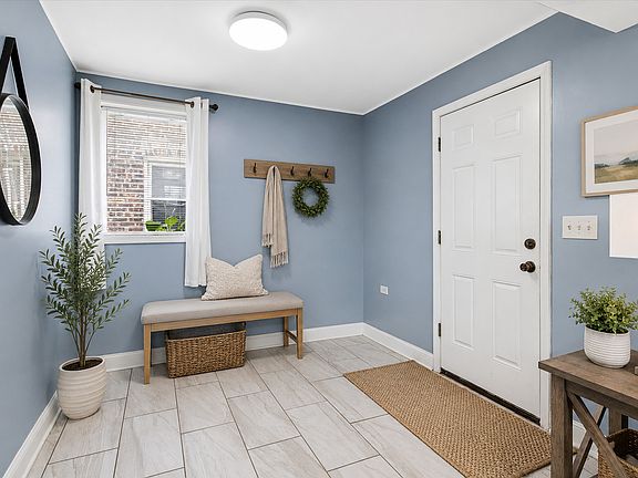 3rd image of 2120 S 50th Ct