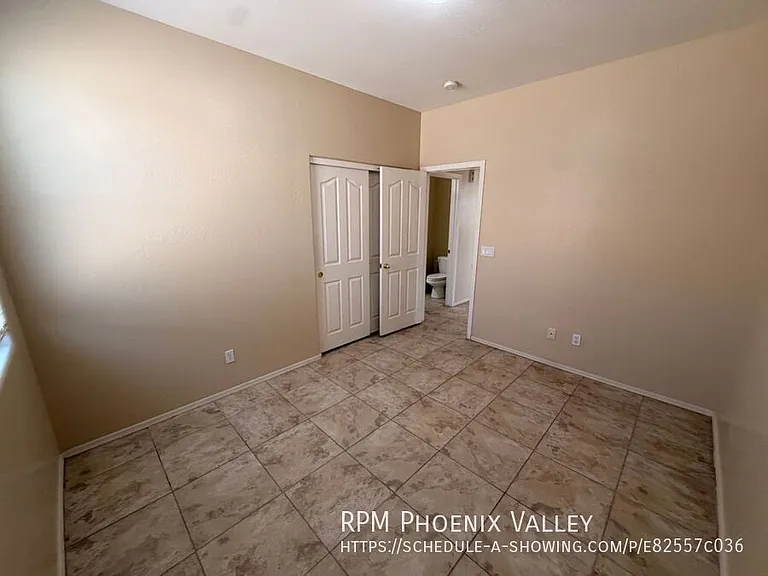 15227 W Jackson St — Photo 19
