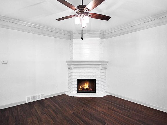 5th image of 2240 Lansingwood Dr