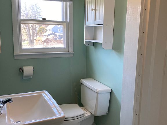 3rd image of 7 Arlington St APT 2