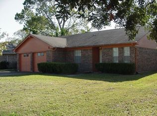 918 Overland St, Stafford, TX 77477