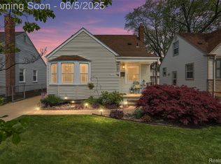 1958 Columbia Rd, Berkley, MI 48072