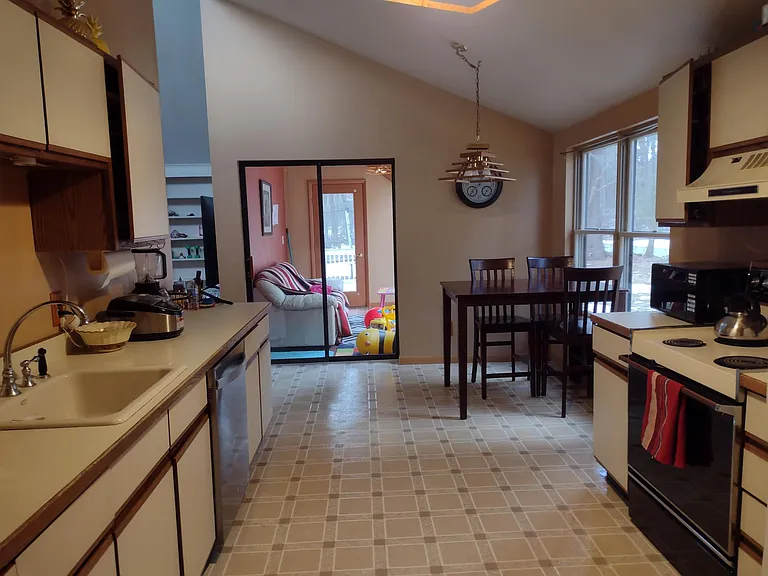 17 Sand Spurrey Rd — Photo 6