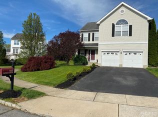 610 Patricia Cir, Stewartsville, NJ 08886