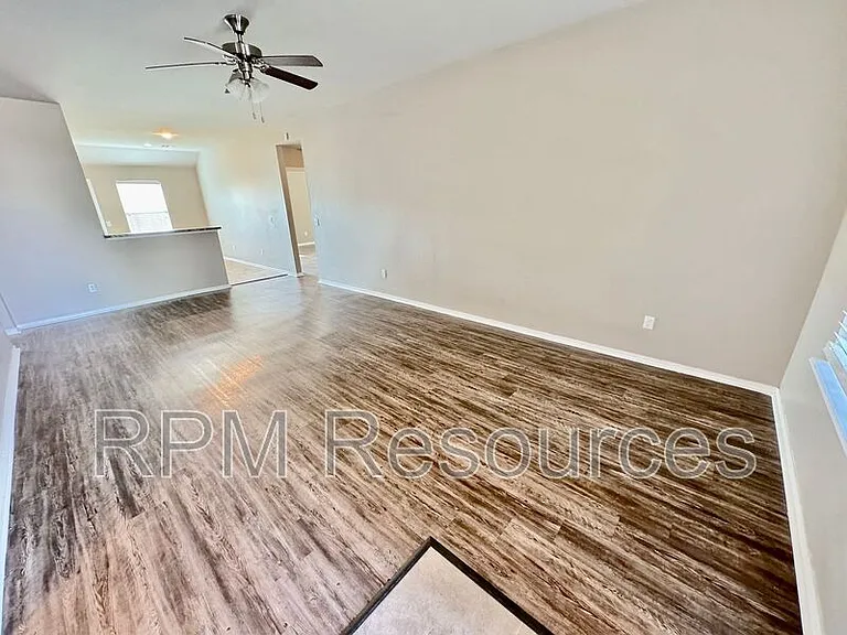 2920 Cider Mill Ln — Photo 6