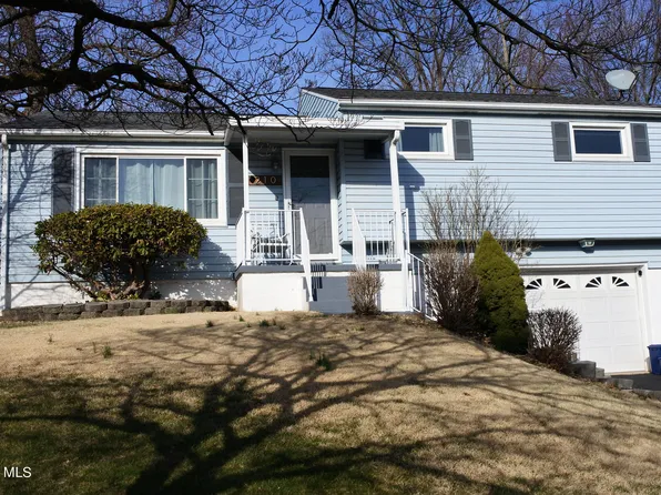 210 53rd St, Altoona, PA 16602