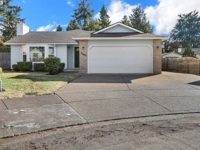 5689 D St, Springfield, OR, 97478