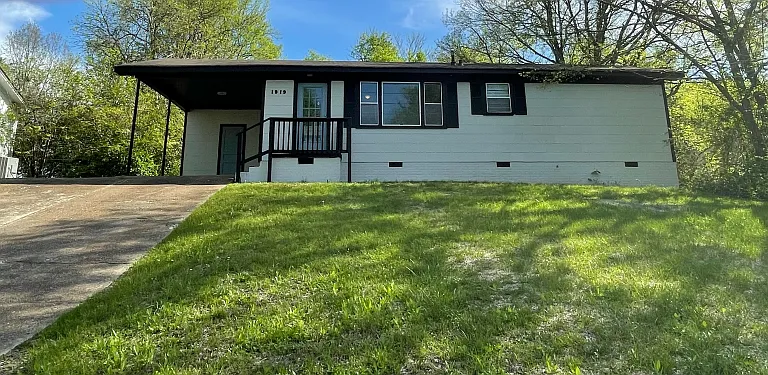 1919 Bella Vista St — Photo 1