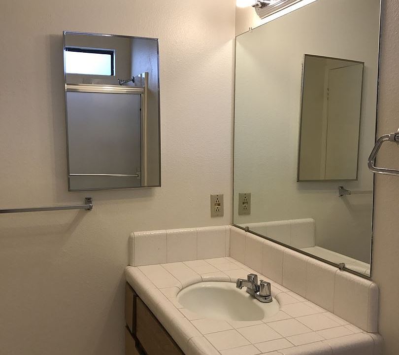 1st image of 944 W McKinley Ave APT 102