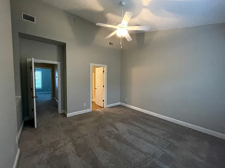 4804 Exton Park Loop — Photo 32