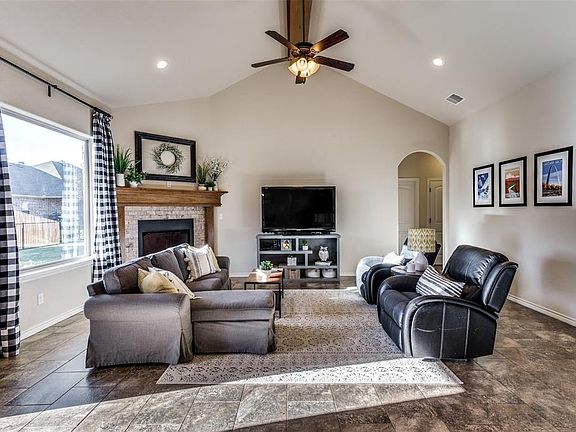 3rd image of 3111 White Horse Ct