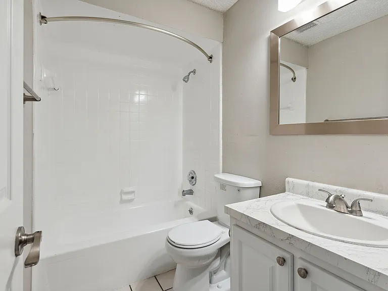 5953 Curry Ford Rd — Photo 8