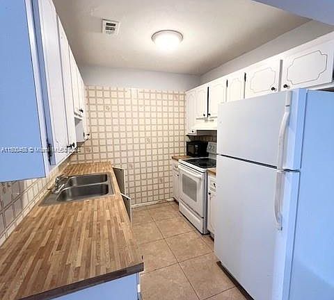 4th image of 960 Crystal Lake Dr APT 203