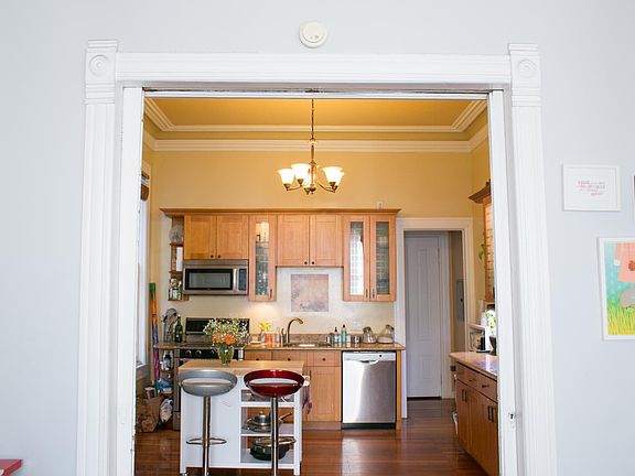 5th image of 863 Hayes St