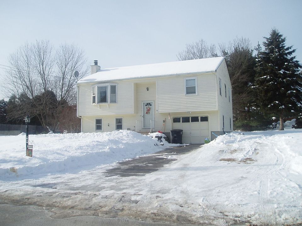 1st image of 8 Curtis Dr
