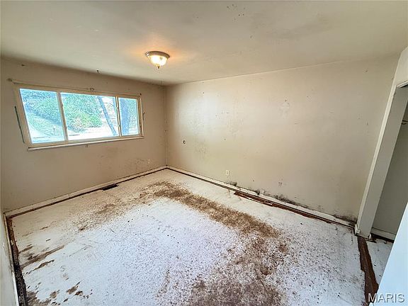3rd image of 20 Hill Pl